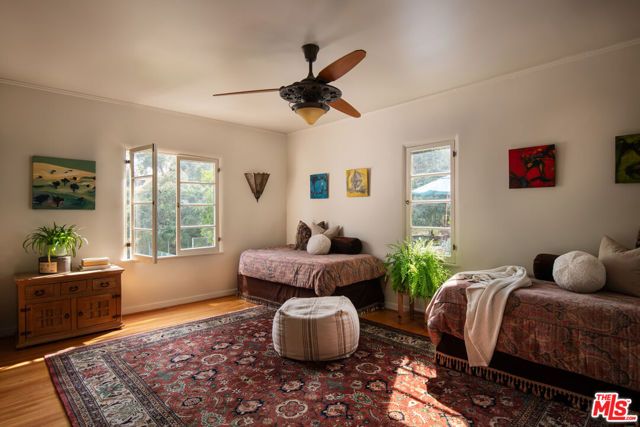 2707 Hermosita Drive, Glendale, CA 91208