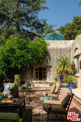 2707 Hermosita Drive, Glendale, CA 91208