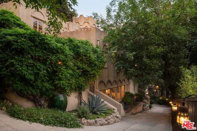 2707 Hermosita Drive, Glendale, CA 91208