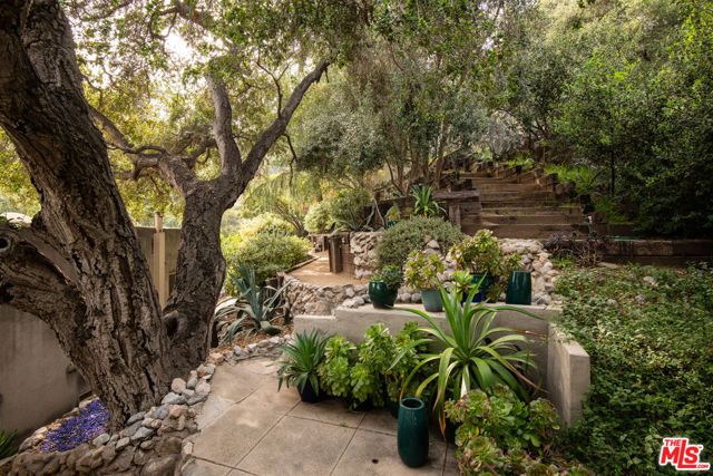 2707 Hermosita Drive, Glendale, CA 91208