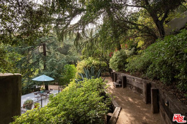 2707 Hermosita Drive, Glendale, CA 91208