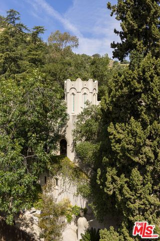 2707 Hermosita Drive, Glendale, CA 91208