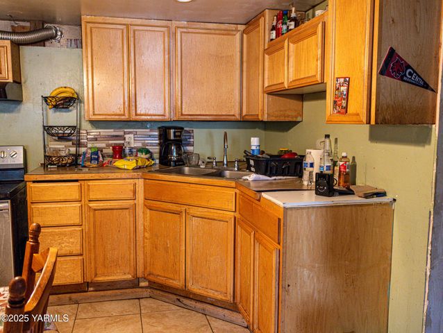 617 Ravine Dr, Sunnyside, WA 98944
