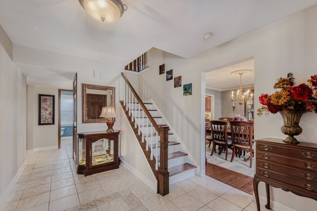 3881 Bordeaux Drive, Hoffman Estates, IL 60192