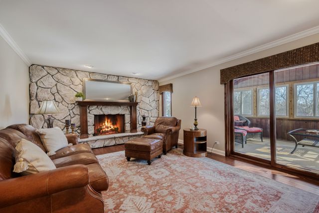 3881 Bordeaux Drive, Hoffman Estates, IL 60192