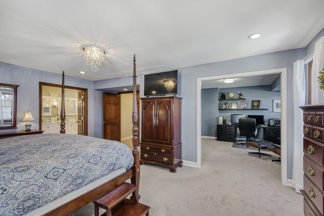 3881 Bordeaux Drive, Hoffman Estates, IL 60192