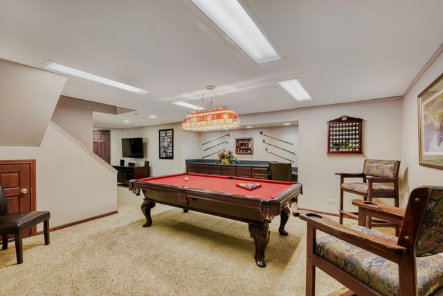 3881 Bordeaux Drive, Hoffman Estates, IL 60192