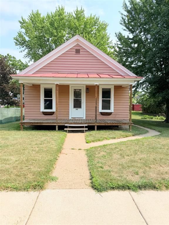 213 S State Street, Chippewa Falls, WI 54729