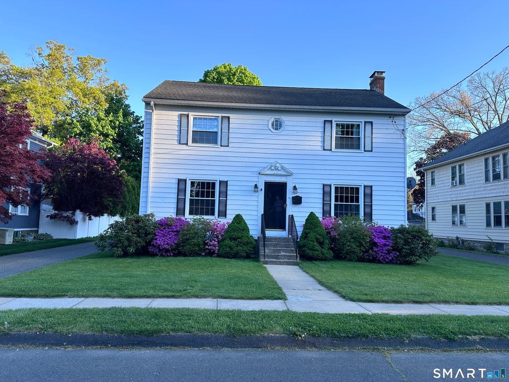 8 James Street, Windsor Locks, CT 06096