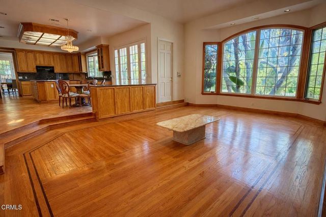 832 Greenridge Drive, La Canada Flintridge, CA 91011