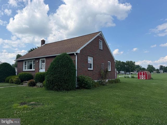 204 S SHERIDAN RD, Newmanstown, PA 17073