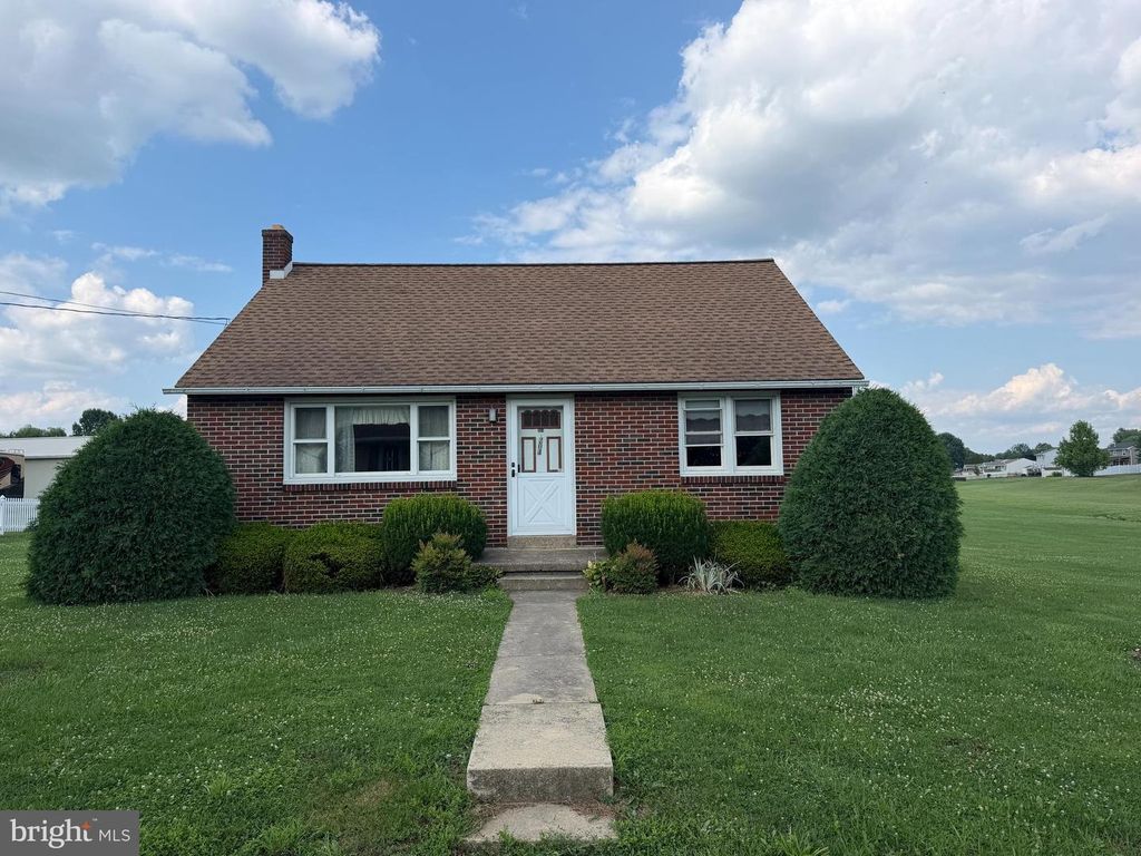 204 S SHERIDAN RD, Newmanstown, PA 17073