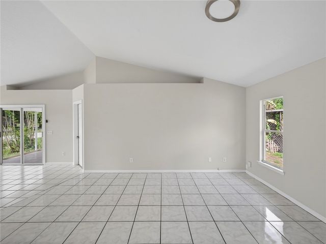 1395 25th Avenue SW, Vero Beach, FL 32962