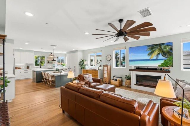 784 Grand Avenue, Carlsbad, CA 92008