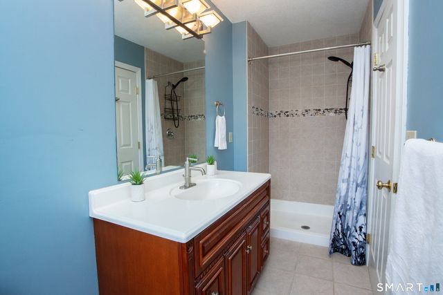 66 Woodcock Court 66, Windsor Locks, CT 06096