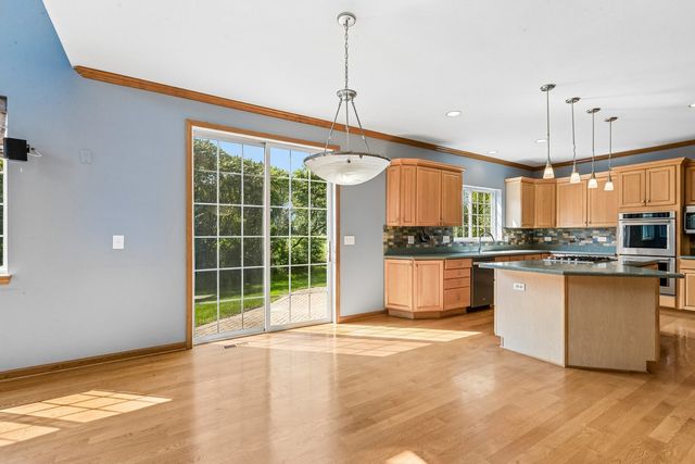 2570 N Jade Avenue, Arlington Heights, IL 60004