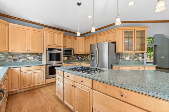 2570 N Jade Avenue, Arlington Heights, IL 60004