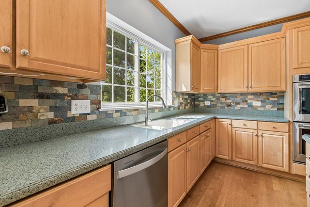 2570 N Jade Avenue, Arlington Heights, IL 60004