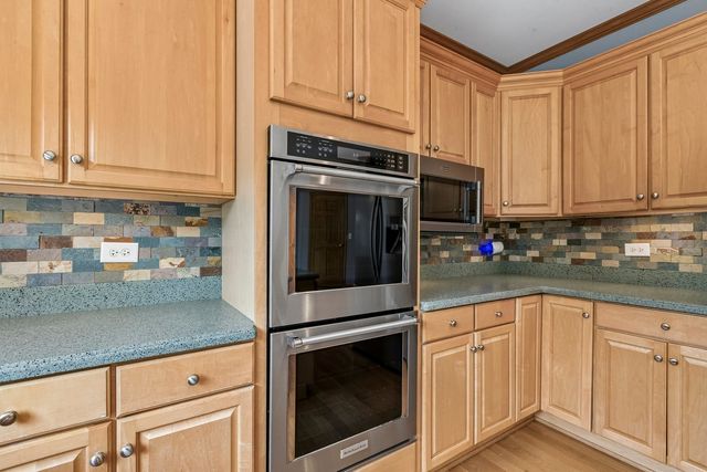 2570 N Jade Avenue, Arlington Heights, IL 60004