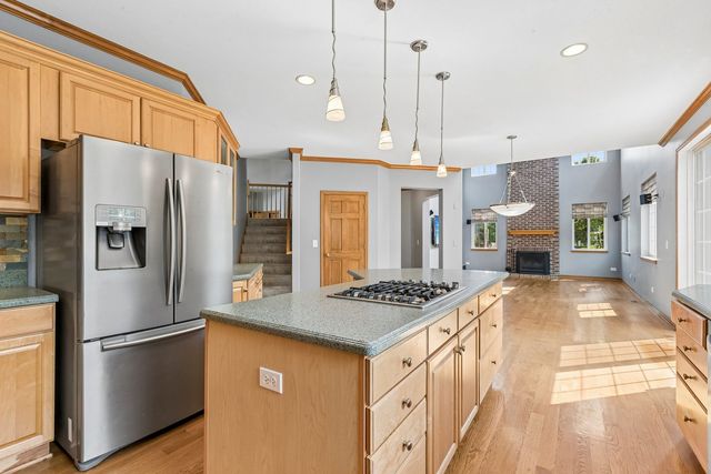 2570 N Jade Avenue, Arlington Heights, IL 60004