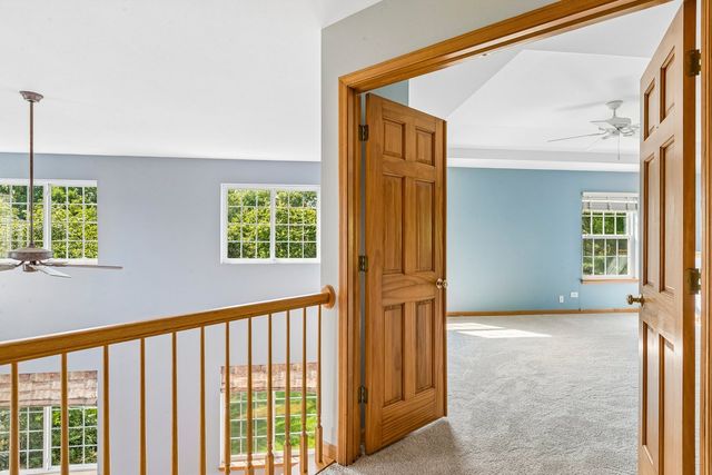 2570 N Jade Avenue, Arlington Heights, IL 60004