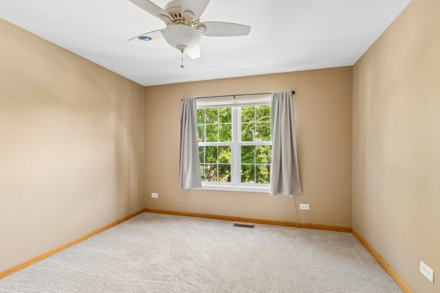 2570 N Jade Avenue, Arlington Heights, IL 60004