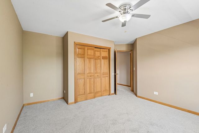 2570 N Jade Avenue, Arlington Heights, IL 60004