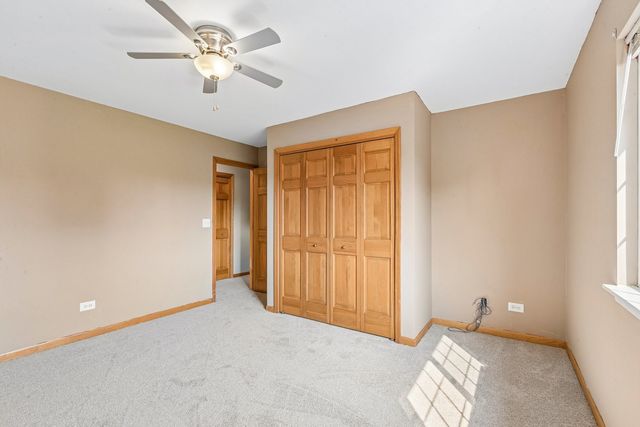 2570 N Jade Avenue, Arlington Heights, IL 60004