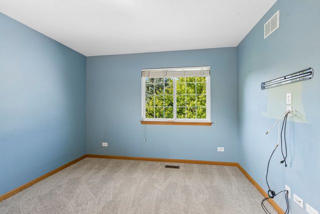 2570 N Jade Avenue, Arlington Heights, IL 60004