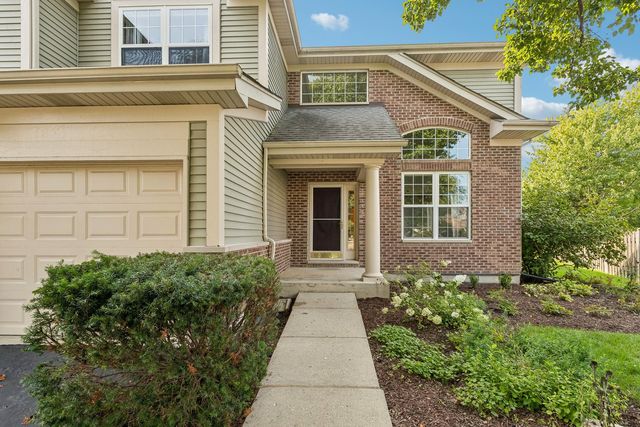 2570 N Jade Avenue, Arlington Heights, IL 60004