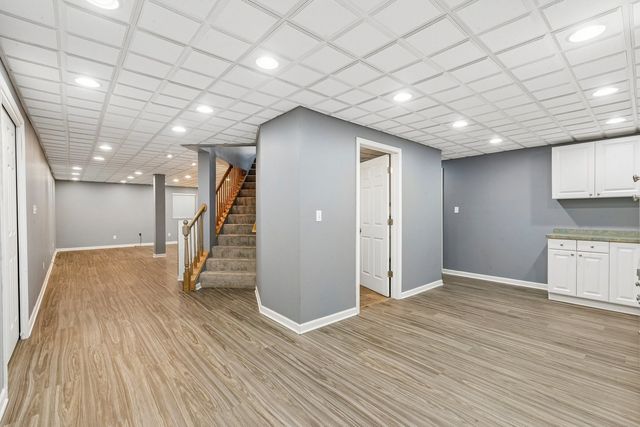 2570 N Jade Avenue, Arlington Heights, IL 60004