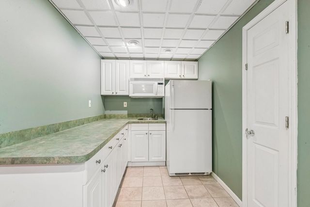 2570 N Jade Avenue, Arlington Heights, IL 60004