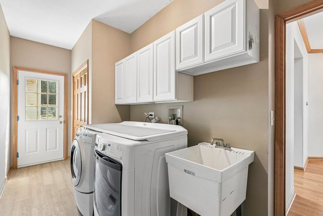 2570 N Jade Avenue, Arlington Heights, IL 60004