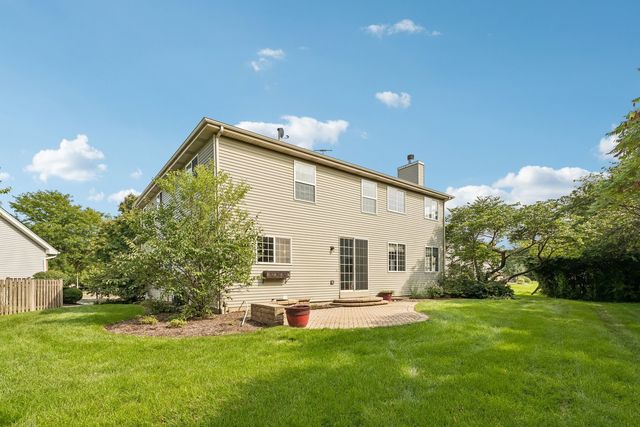 2570 N Jade Avenue, Arlington Heights, IL 60004