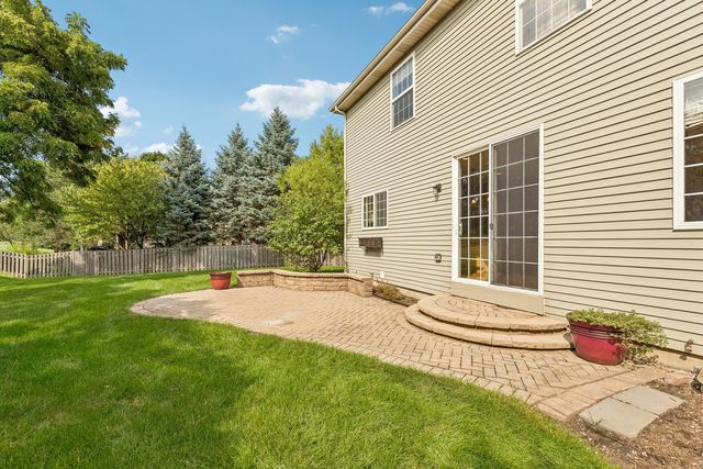 2570 N Jade Avenue, Arlington Heights, IL 60004