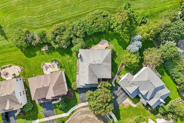 2570 N Jade Avenue, Arlington Heights, IL 60004