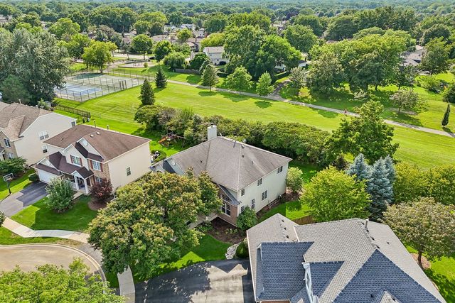 2570 N Jade Avenue, Arlington Heights, IL 60004