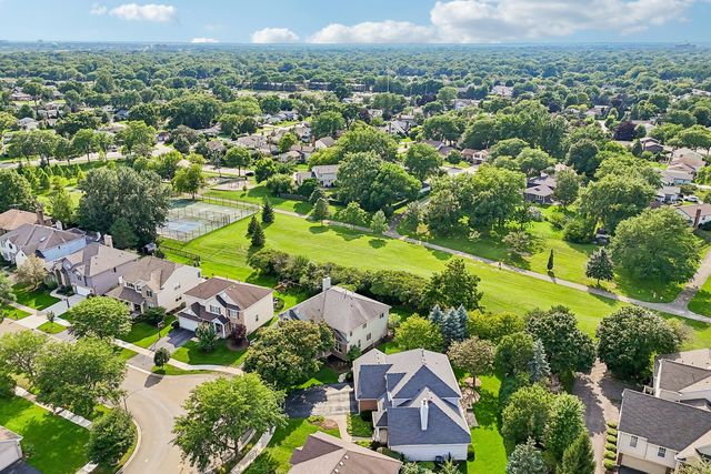 2570 N Jade Avenue, Arlington Heights, IL 60004
