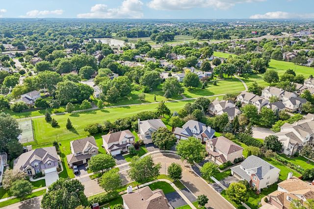 2570 N Jade Avenue, Arlington Heights, IL 60004