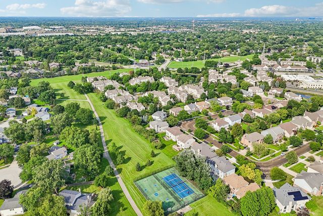 2570 N Jade Avenue, Arlington Heights, IL 60004
