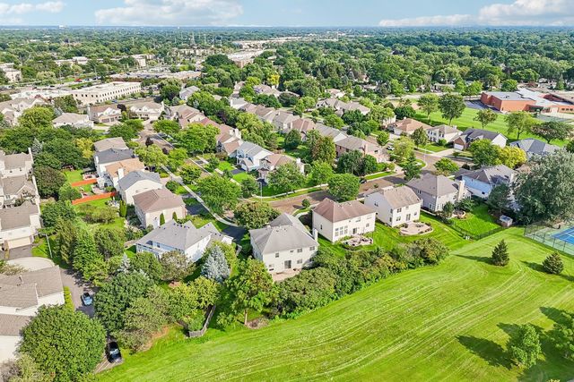 2570 N Jade Avenue, Arlington Heights, IL 60004