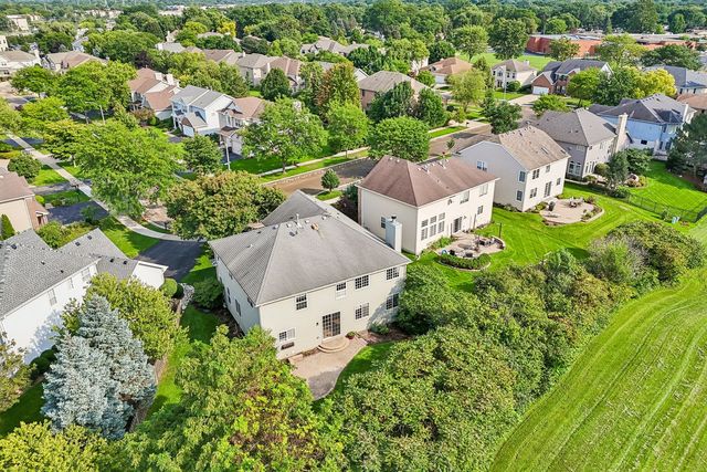 2570 N Jade Avenue, Arlington Heights, IL 60004