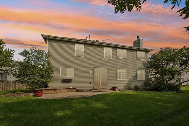 2570 N Jade Avenue, Arlington Heights, IL 60004