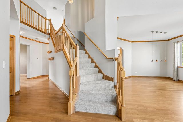 2570 N Jade Avenue, Arlington Heights, IL 60004