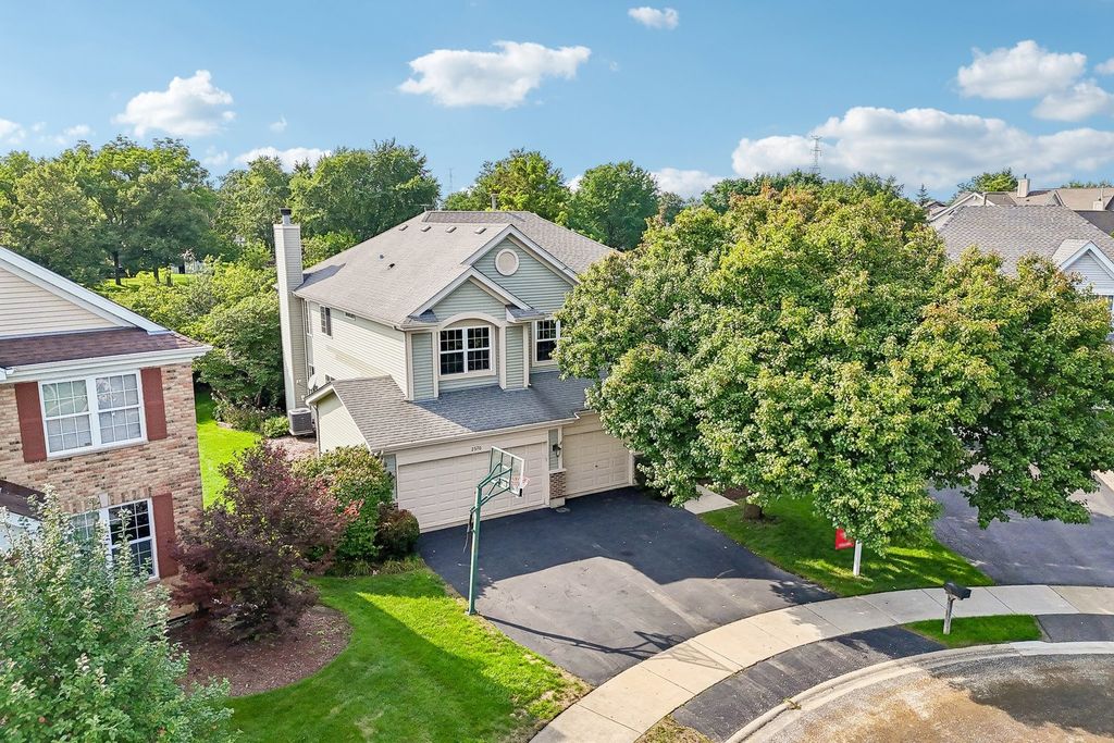 2570 N Jade Avenue, Arlington Heights, IL 60004