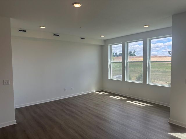 6297 Ivywood Avenue S, Cottage Grove, MN 55016