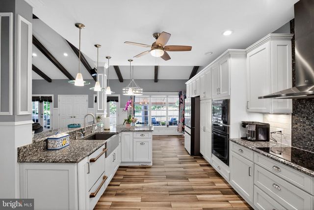 325 GENTLE BREEZE CIR, Fredericksburg, VA 22406