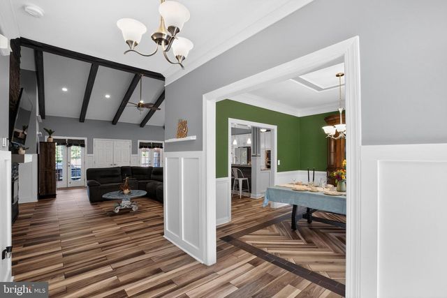 325 GENTLE BREEZE CIR, Fredericksburg, VA 22406