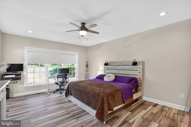 325 GENTLE BREEZE CIR, Fredericksburg, VA 22406