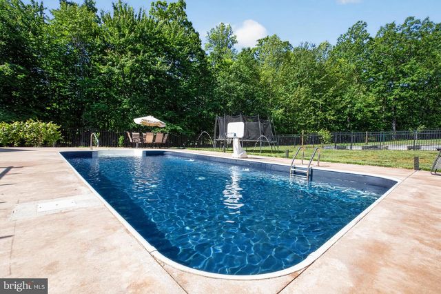 325 GENTLE BREEZE CIR, Fredericksburg, VA 22406